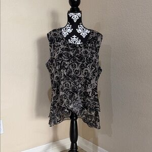 KEREN hart Black and Gray Floral Blouse